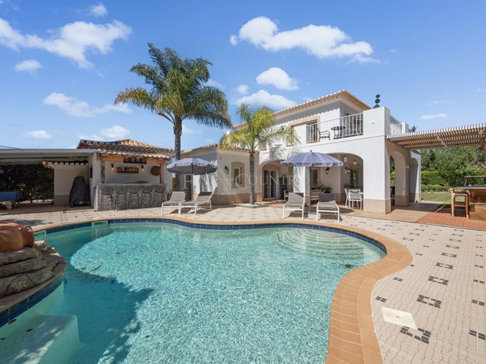 Image No.2-4 Bed Property for sale