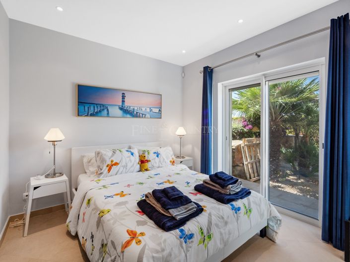 Image No.27-4 Bed Property for sale