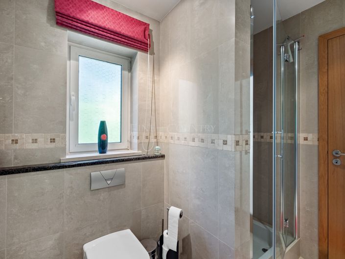 Image No.36-4 Bed Property for sale