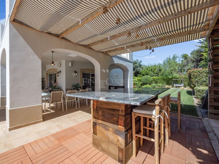 Image No.8-4 Bed Property for sale