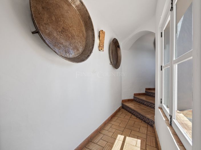 Image No.23-4 Bed Property for sale