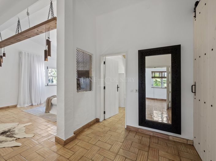 Image No.27-4 Bed Property for sale