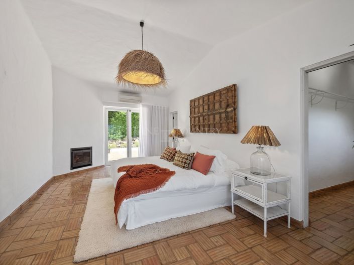 Image No.29-4 Bed Property for sale