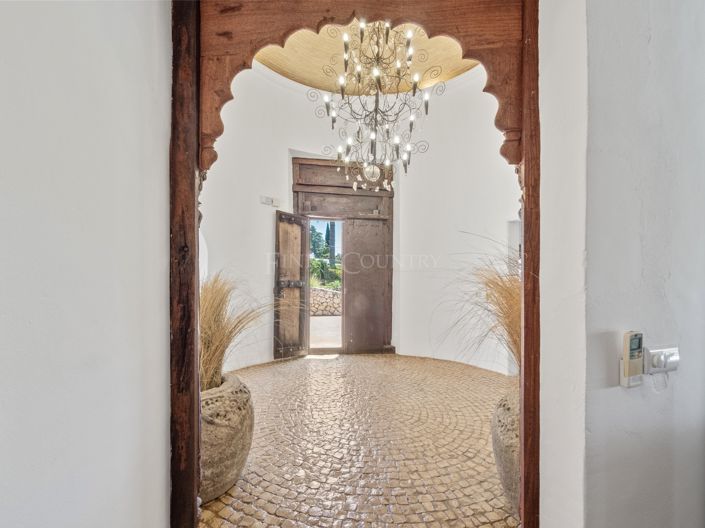 Image No.3-4 Bed Property for sale