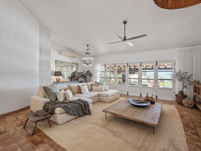 Image No.9-4 Bed Property for sale