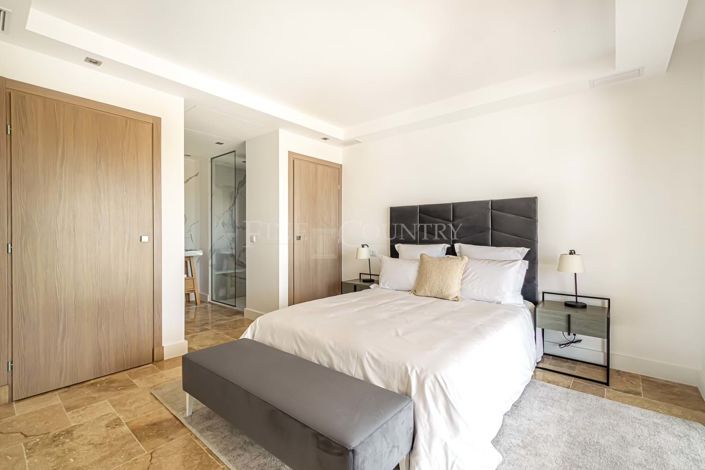 Image No.11-4 Bed Property for sale