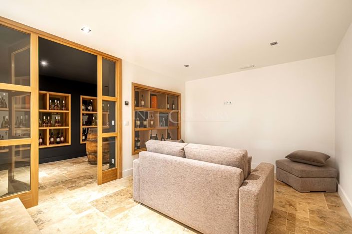 Image No.18-4 Bed Property for sale