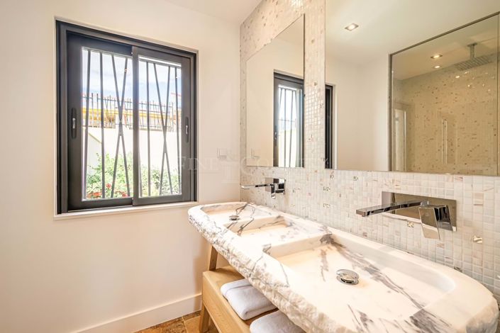 Image No.5-4 Bed Villa for sale