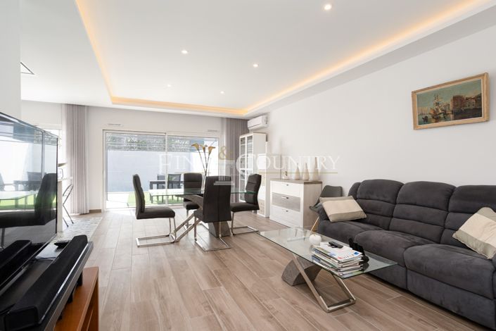 Image No.14-3 Bed Townhouse for sale