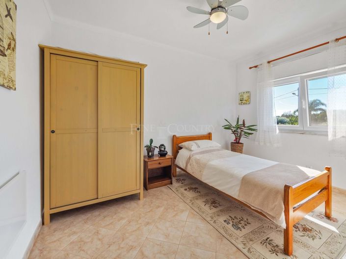 Image No.21-5 Bed Property for sale