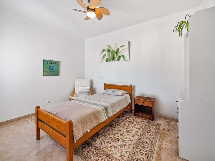 Image No.26-5 Bed Property for sale