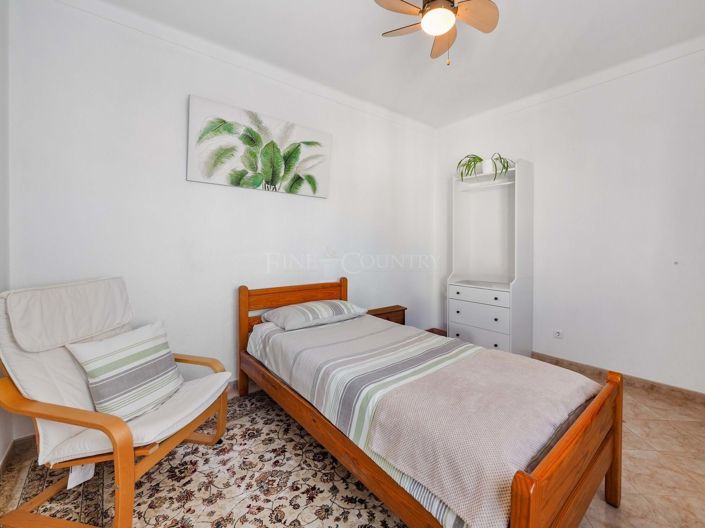 Image No.27-5 Bed Property for sale