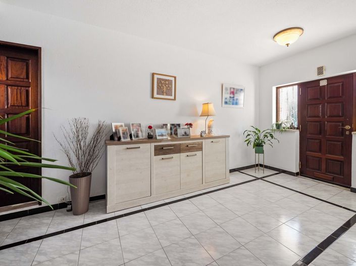 Image No.3-5 Bed Property for sale