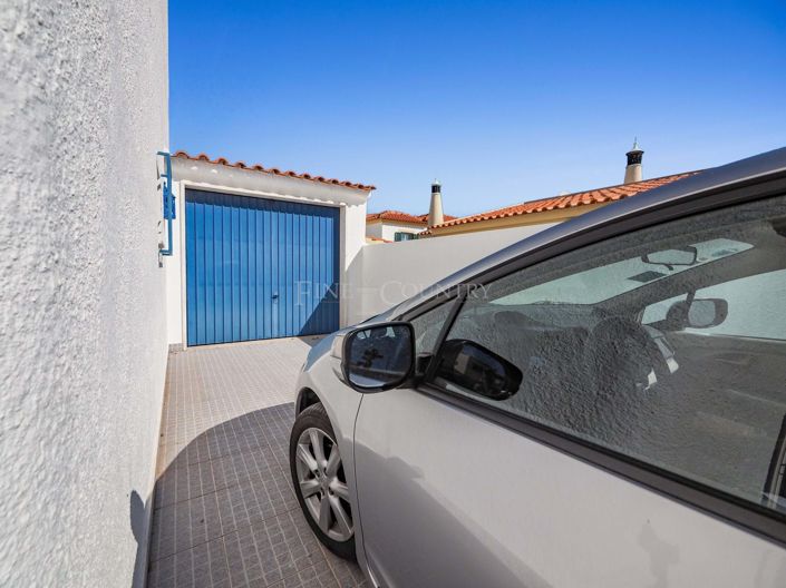 Image No.44-5 Bed Property for sale