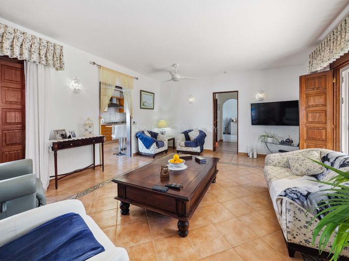 Image No.7-5 Bed Property for sale