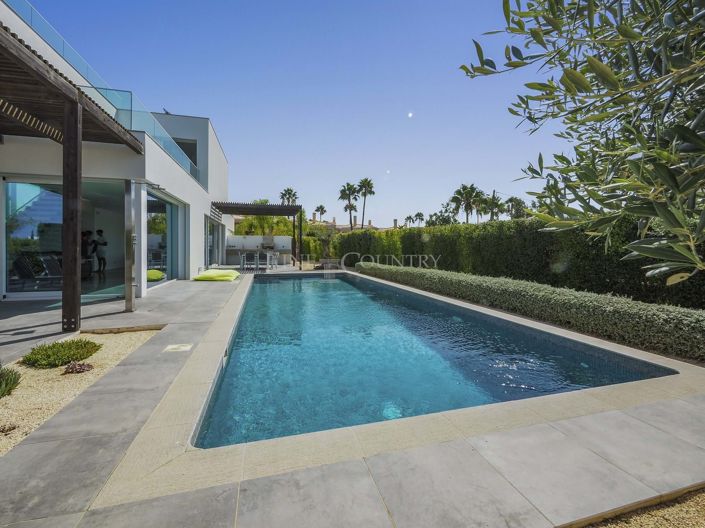 Image No.36-3 Bed Property for sale