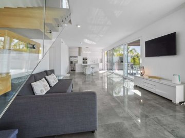 2104-355426-b952a8cbdbc2fd66601ce91bb265b9cce