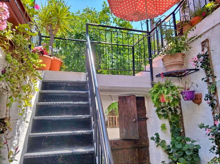 Image No.8-3 Bed House for sale