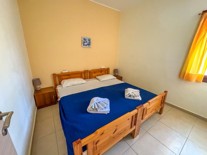 Image No.15-8 Bed House for sale