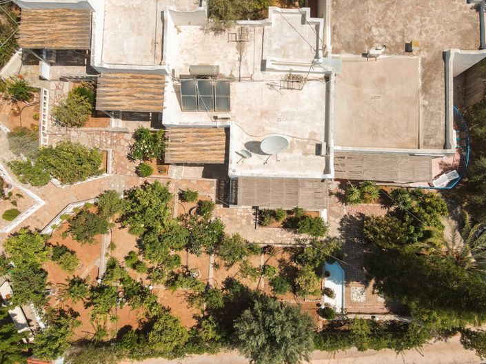 Image No.2-8 Bed House for sale