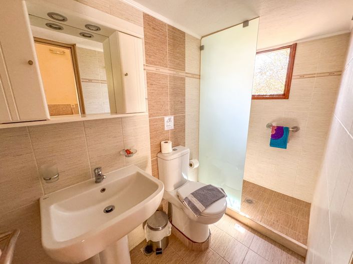 Image No.23-8 Bed House for sale