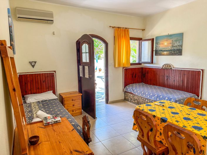 Image No.25-8 Bed House for sale