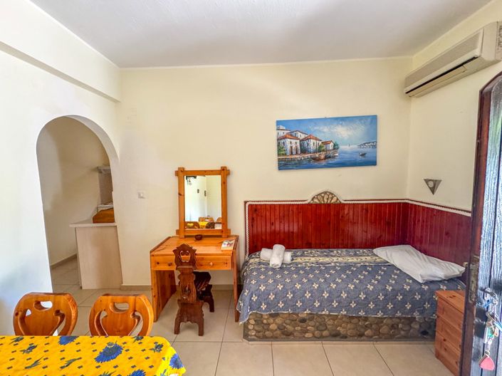 Image No.26-8 Bed House for sale