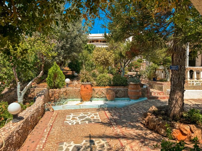 Image No.27-8 Bed House for sale