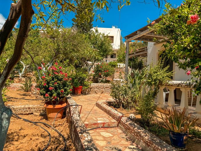 Image No.29-8 Bed House for sale