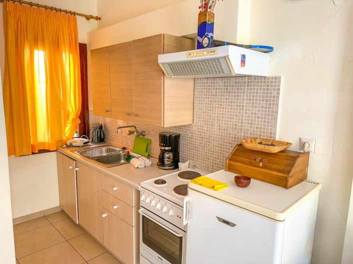 Image No.8-8 Bed House for sale