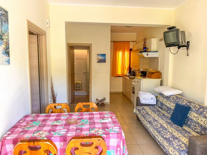 Image No.9-8 Bed House for sale