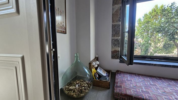 Image No.18-2 Bed House for sale