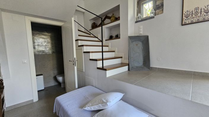 Image No.20-2 Bed House for sale