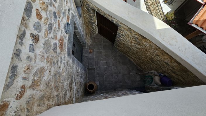 Image No.42-2 Bed House for sale