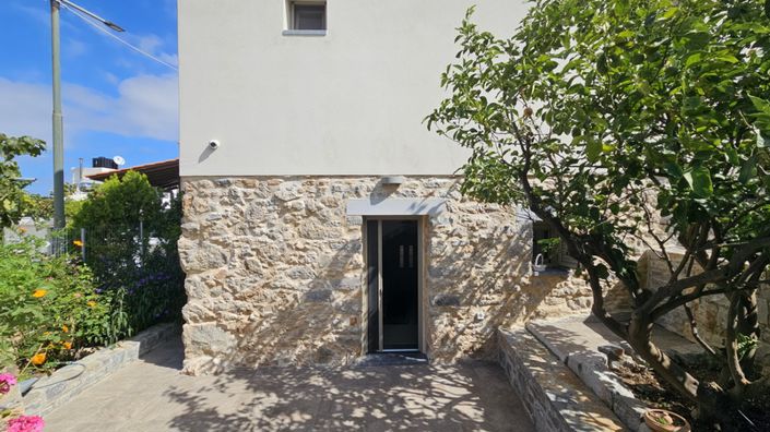 Image No.5-2 Bed House for sale