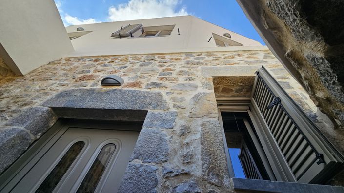 Image No.9-2 Bed House for sale