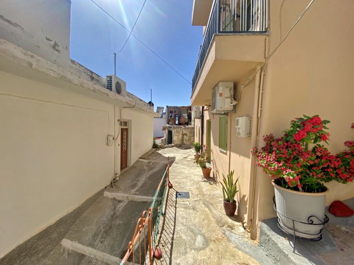 Image No.6-3 Bed House for sale