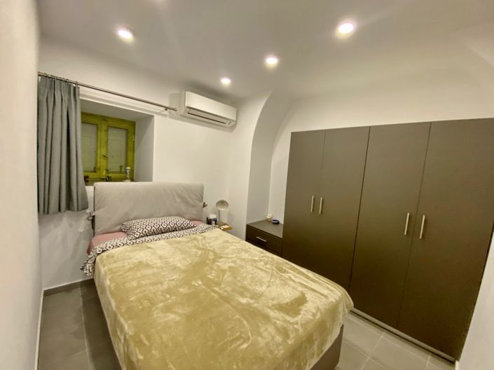 Image No.9-3 Bed House for sale