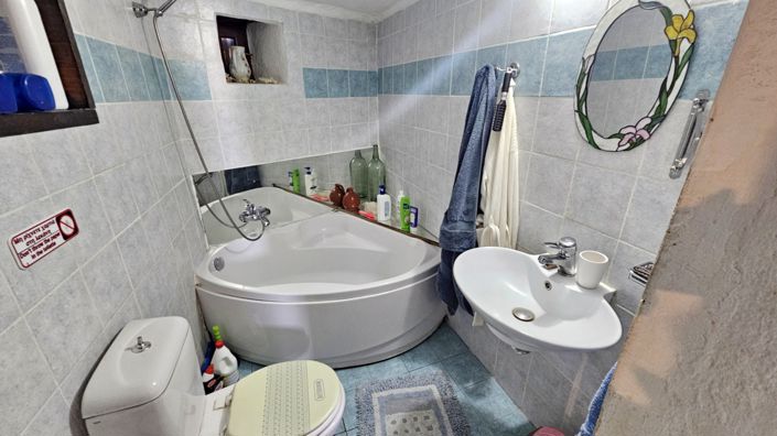 Image No.21-2 Bed House for sale