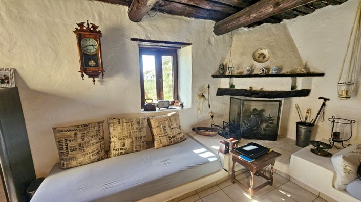 Image No.8-2 Bed House for sale