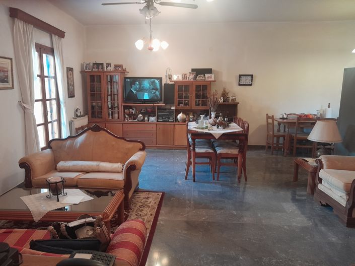 Image No.6-5 Bed House for sale