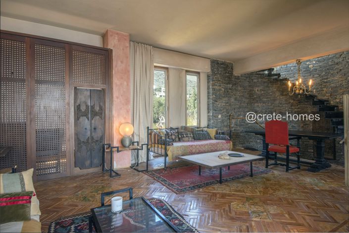 Image No.50-10 Bed Villa for sale