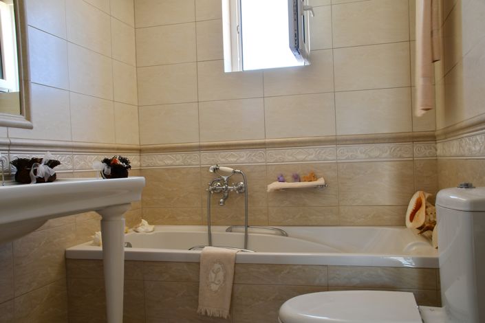 Image No.14-3 Bed House for sale