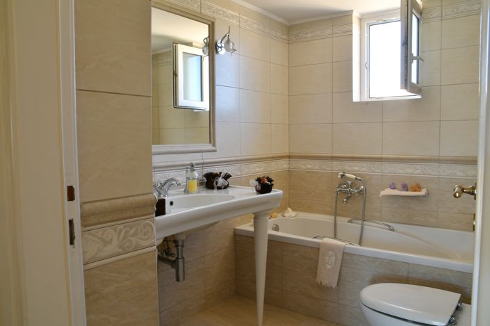 Image No.16-3 Bed House for sale