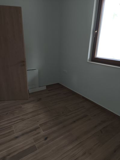 Image No.15-3 Bed House for sale