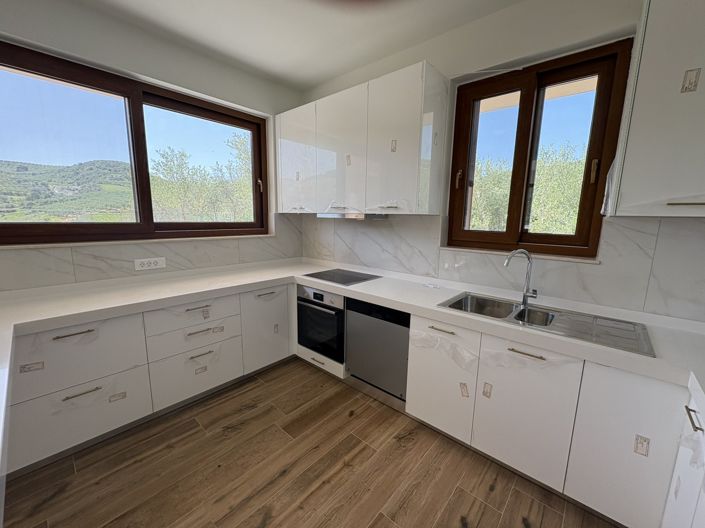 Image No.49-3 Bed House for sale