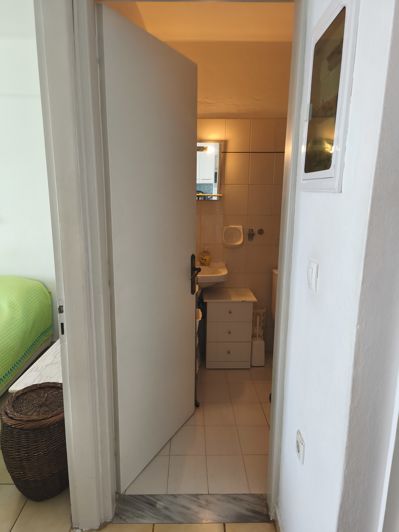 Image No.10-1 Bed Property for sale