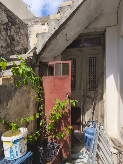 Image No.6-1 Bed House for sale