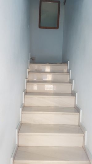 Image No.5-2 Bed House for sale