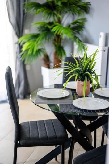 Image No.9-2 Bed House for sale